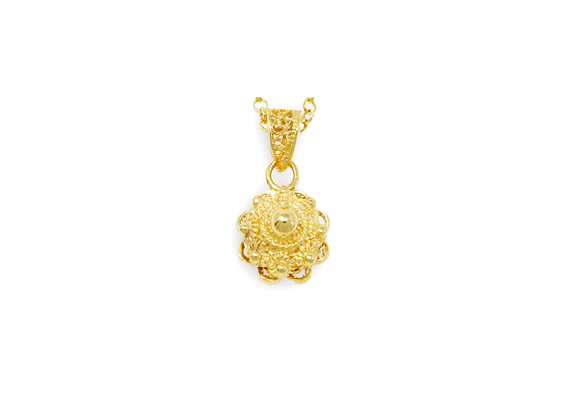 pendentif en or avec motif de noeud de mer de 10 mm.