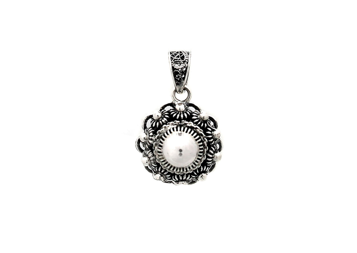 Pendentif en argent avec motif de Zeeuwse Knoop, diamètre de 14 mm, finition détaillée.