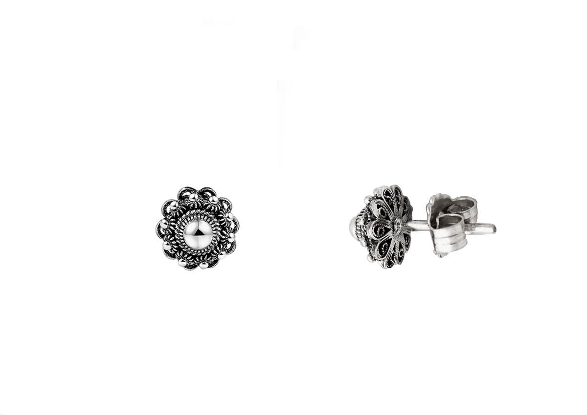 Boucles d'oreilles en argent en forme de bouton de Zeeland, diamètre de 8 mm.