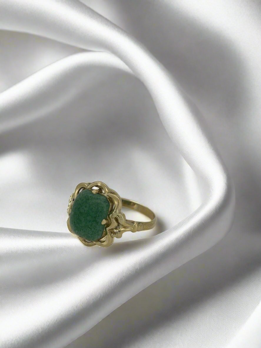 Bague en or vintage 14k avec une pierre carrée en moss agate, pesant 2,7 g.