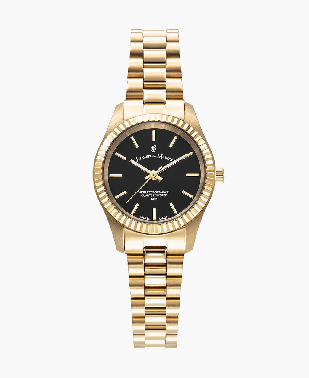 Montre dorée avec un cadran noir, bracelet en maillons et lunette cannelée.