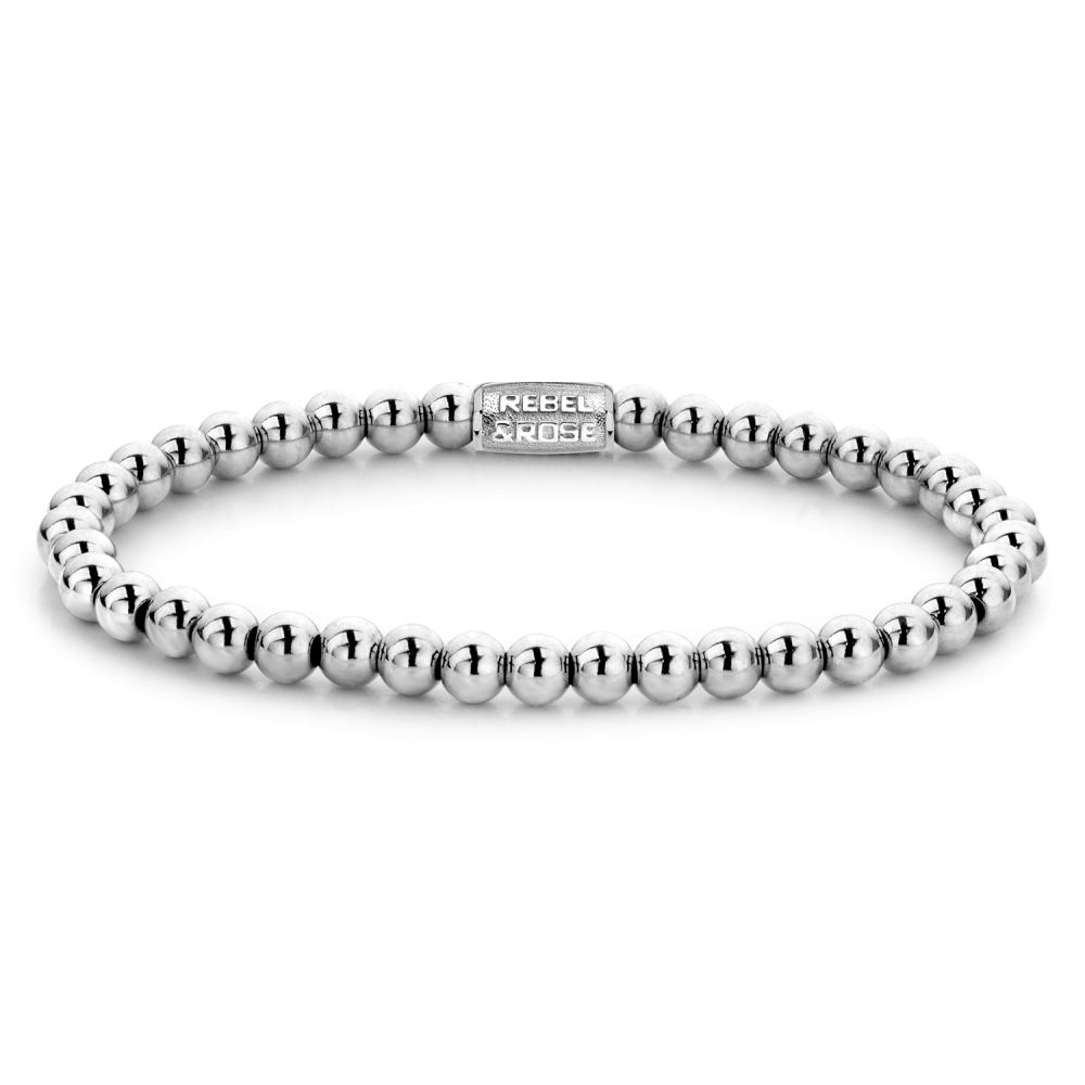 Bracelet en perles argentées de 4 mm avec fermoir en métal.