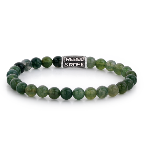 Bracelet pour homme en perles vertes de 6 mm avec un élément central en métal argenté.