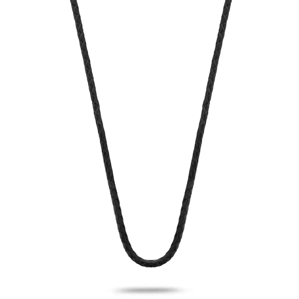 Collier en cuir noir de 55 cm, avec une finition lisse et une forme légèrement incurvée.