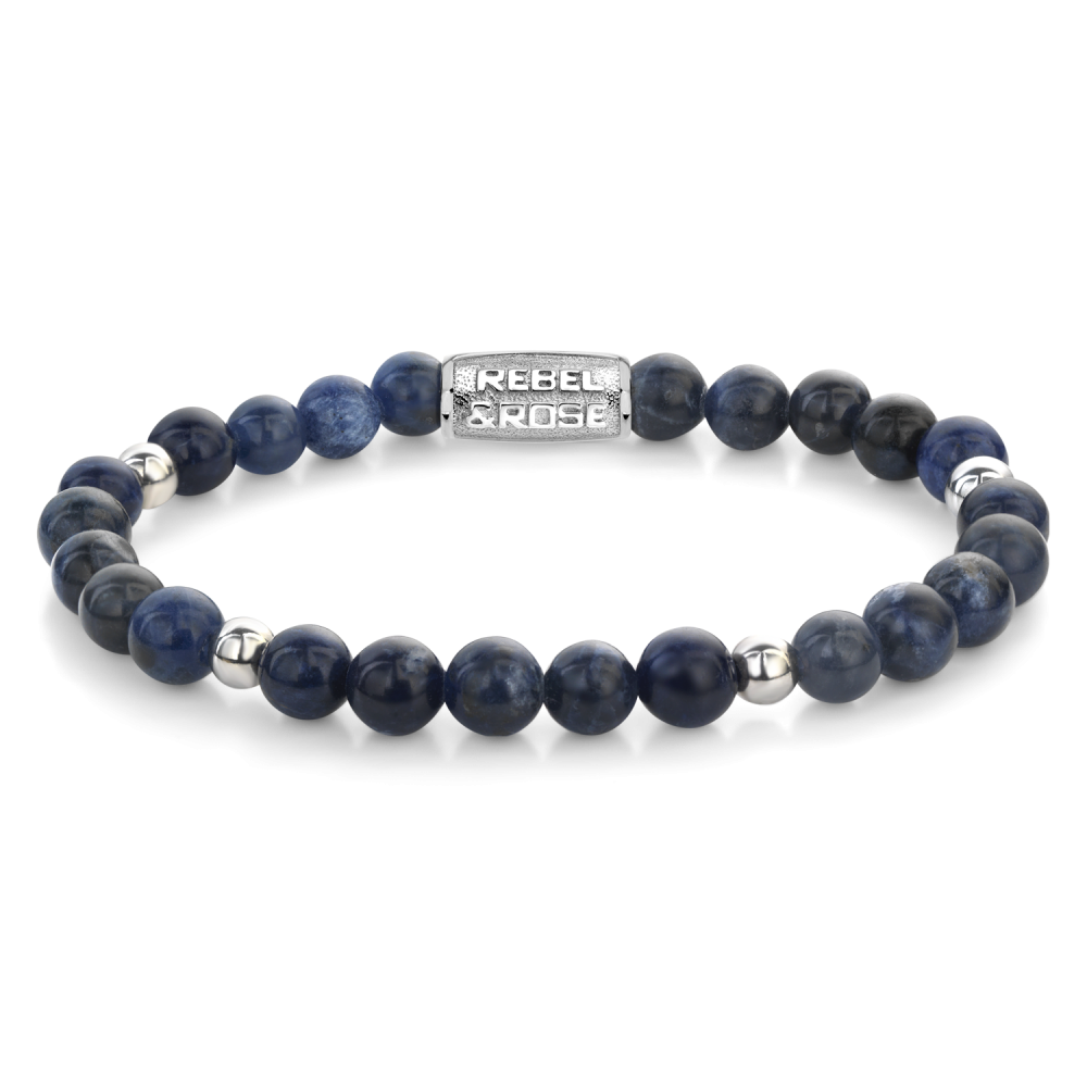 Bracelet en perles bleu nuit de 6 mm avec des éléments en argent.