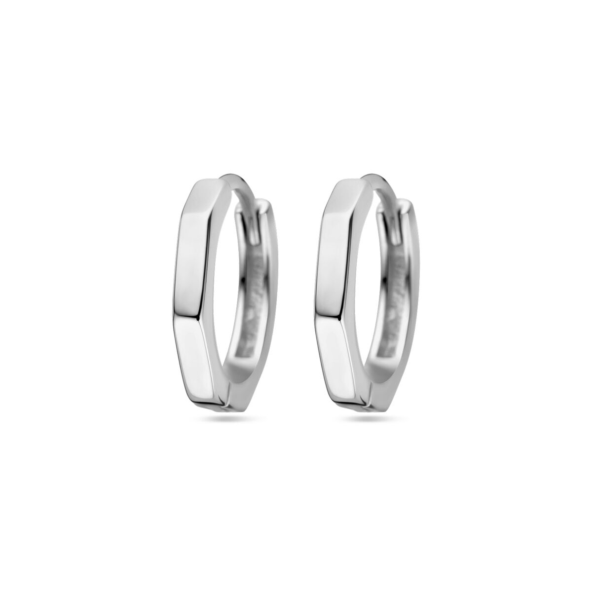 Boucles d'oreilles en argent rhodié, de forme hexagonale et finition brillante.