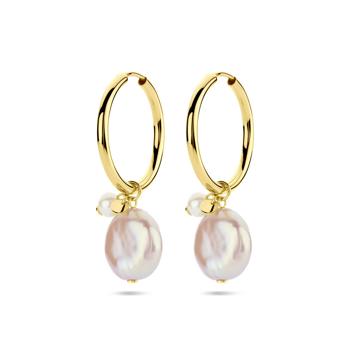 Boucles d'oreilles en or jaune 14K avec perles keshi, d'un diamètre de 36 mm.