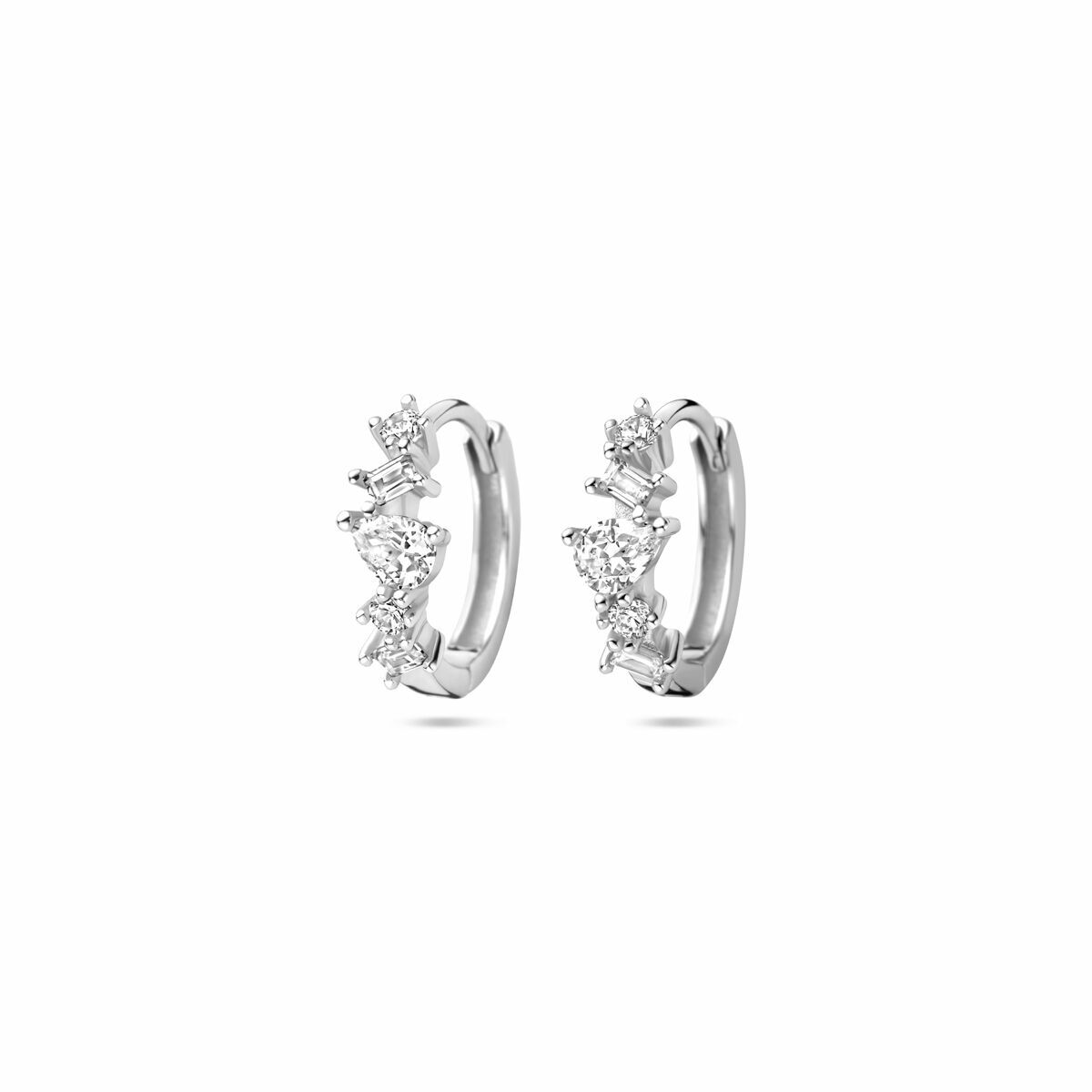 Boucles d'oreilles en argent rhodié de 13 mm ornées de zirconia.