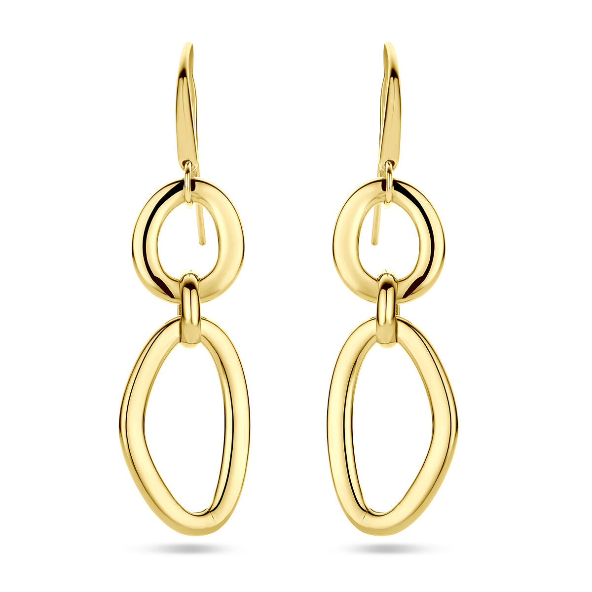 Boucles d'oreilles en or jaune 14k au design long et élégant, avec des formes ovales entrelacées.