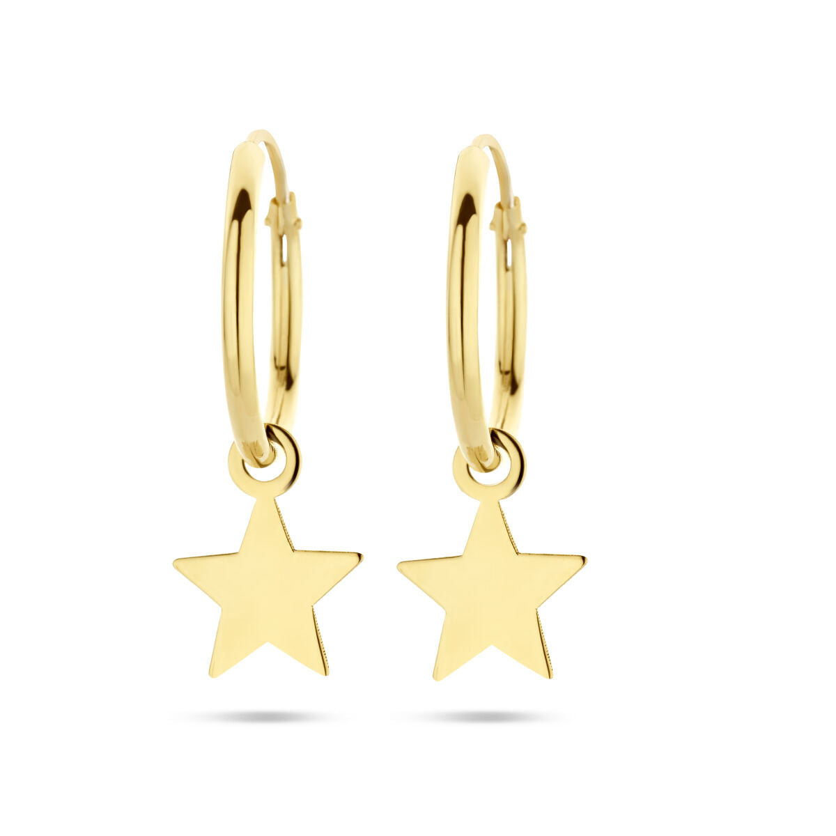 Boucles d'oreilles en or jaune 14K avec des étoiles pendantes.