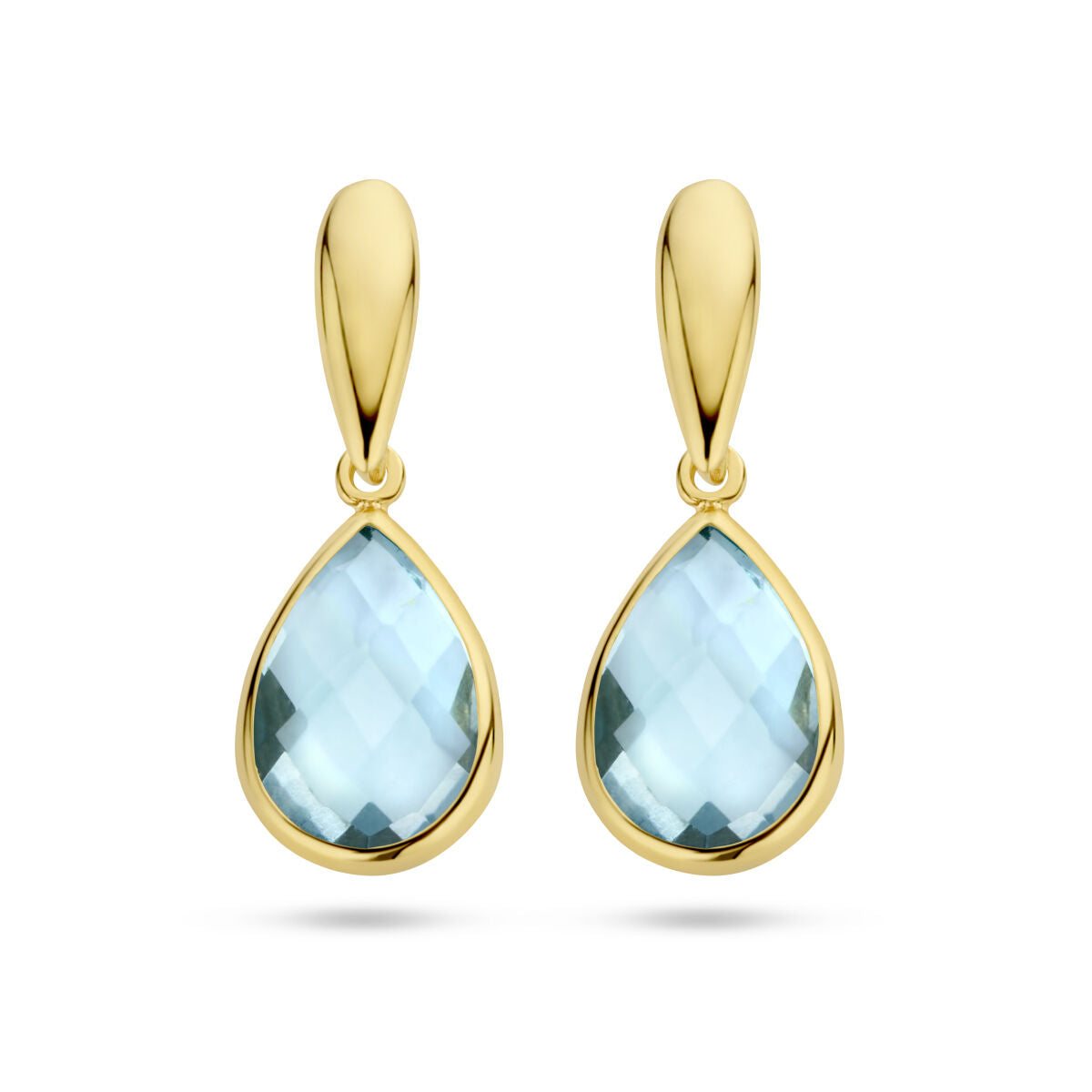 Boucles d'oreilles en or jaune 14K avec topazes bleues en forme de goutte.