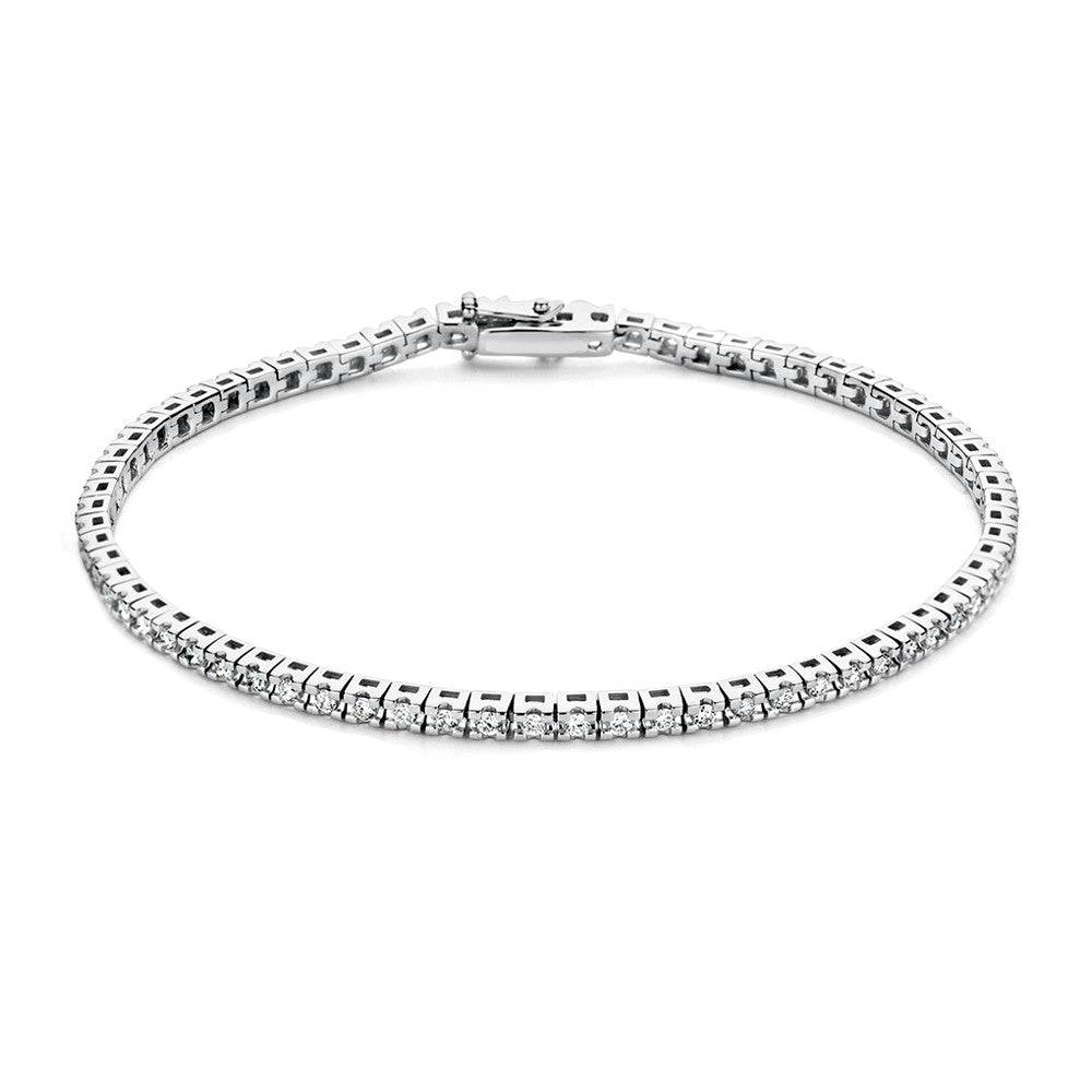 Bracelet en or blanc avec des diamants de 1,00 crt, design élégant et brillant.
