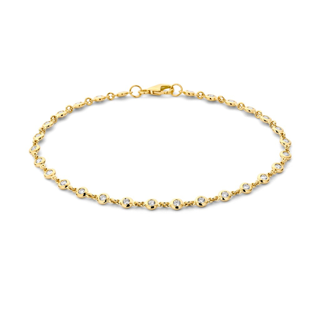 Bracelet en or jaune avec des brillants de 0,61 ct, design délicat et lumineux.