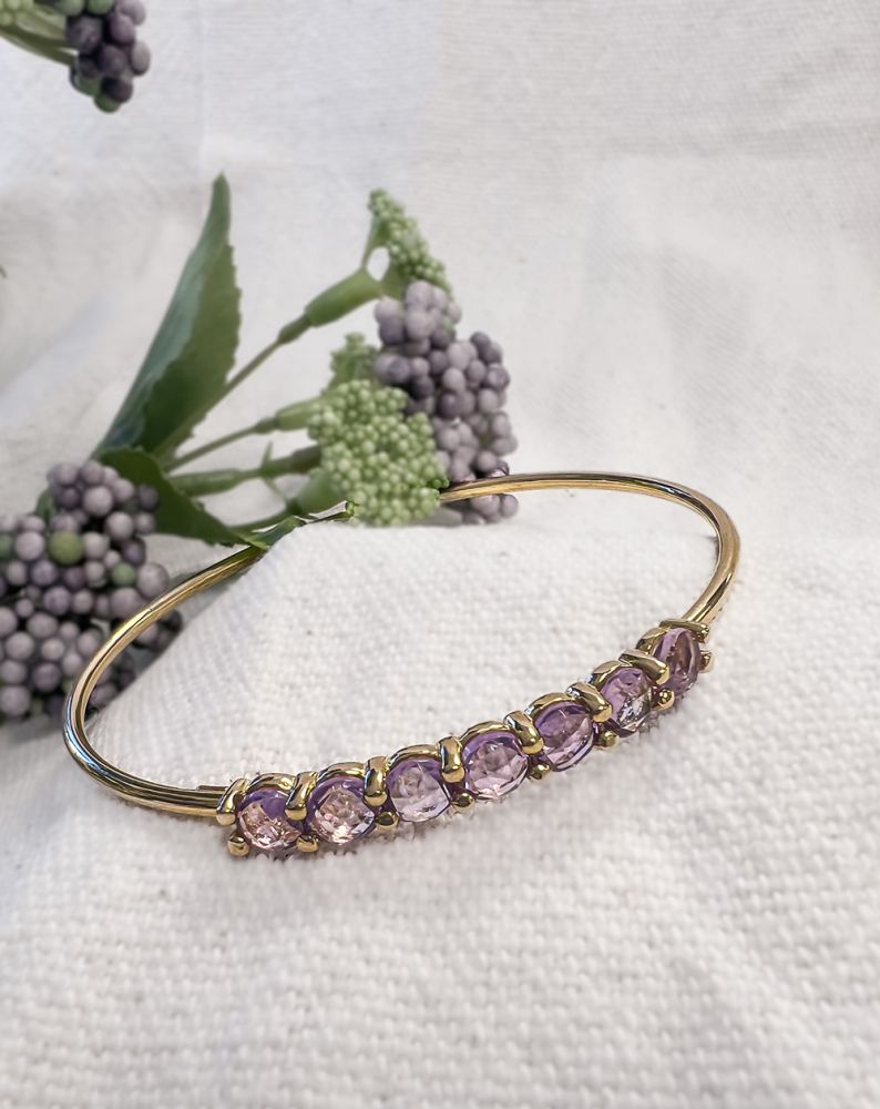 Bangle en or avec 7 améthystes facettées – 14 carats, 60 x 50 mm