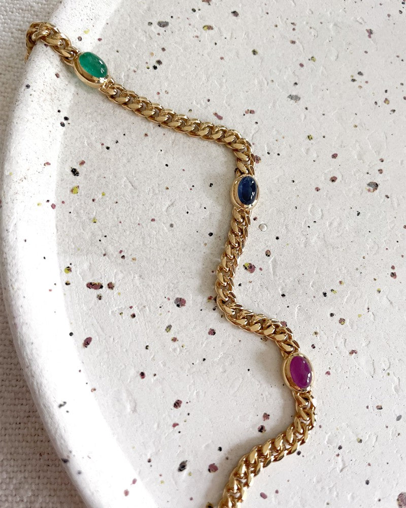 Geelgouden Armband met Robijn, Saffier en Smaragd – 14 Karaat, 19 cm