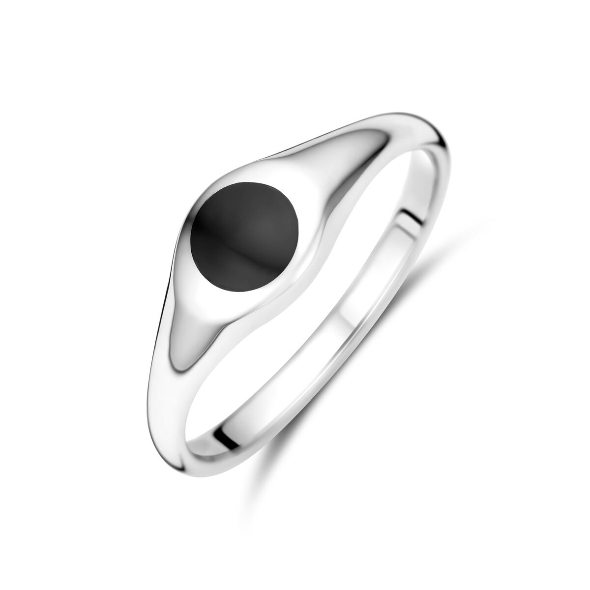 Bague en argent rhodié avec un onyx noir en forme ronde.