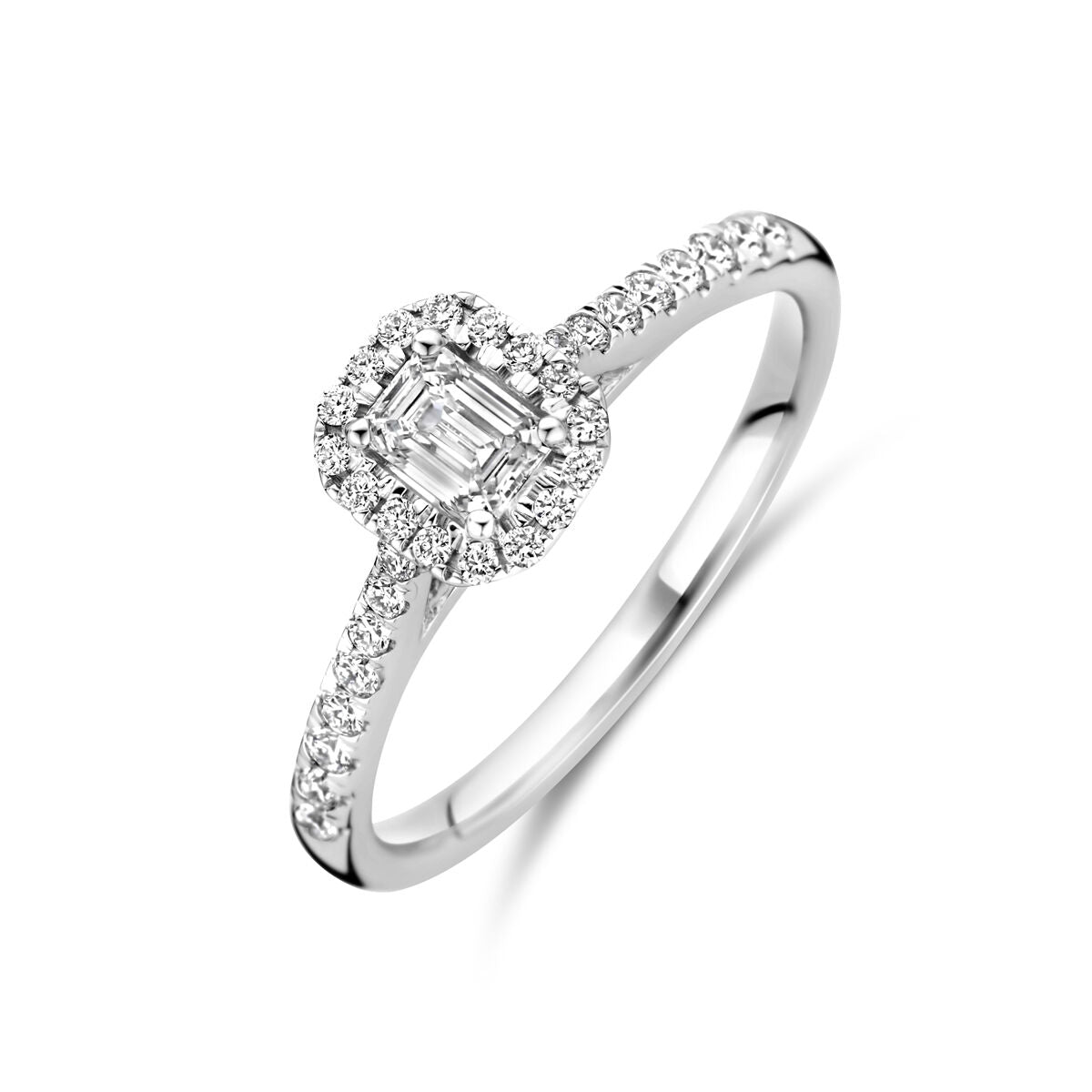 Bague en or blanc 14K ornée d'un diamant lab grown de 0,48 ct, avec un pavé de petits diamants.