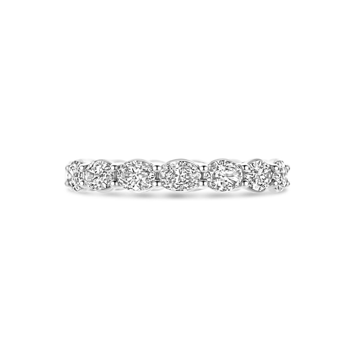 De Van der Kooij Collectie ring lab grown diamant 2.24ct H SI 14K witgoud heeft een doorlopende rij ronde lab-grown diamanten in een gedeeld tandontwerp, voor een elegante en oogverblindende look.