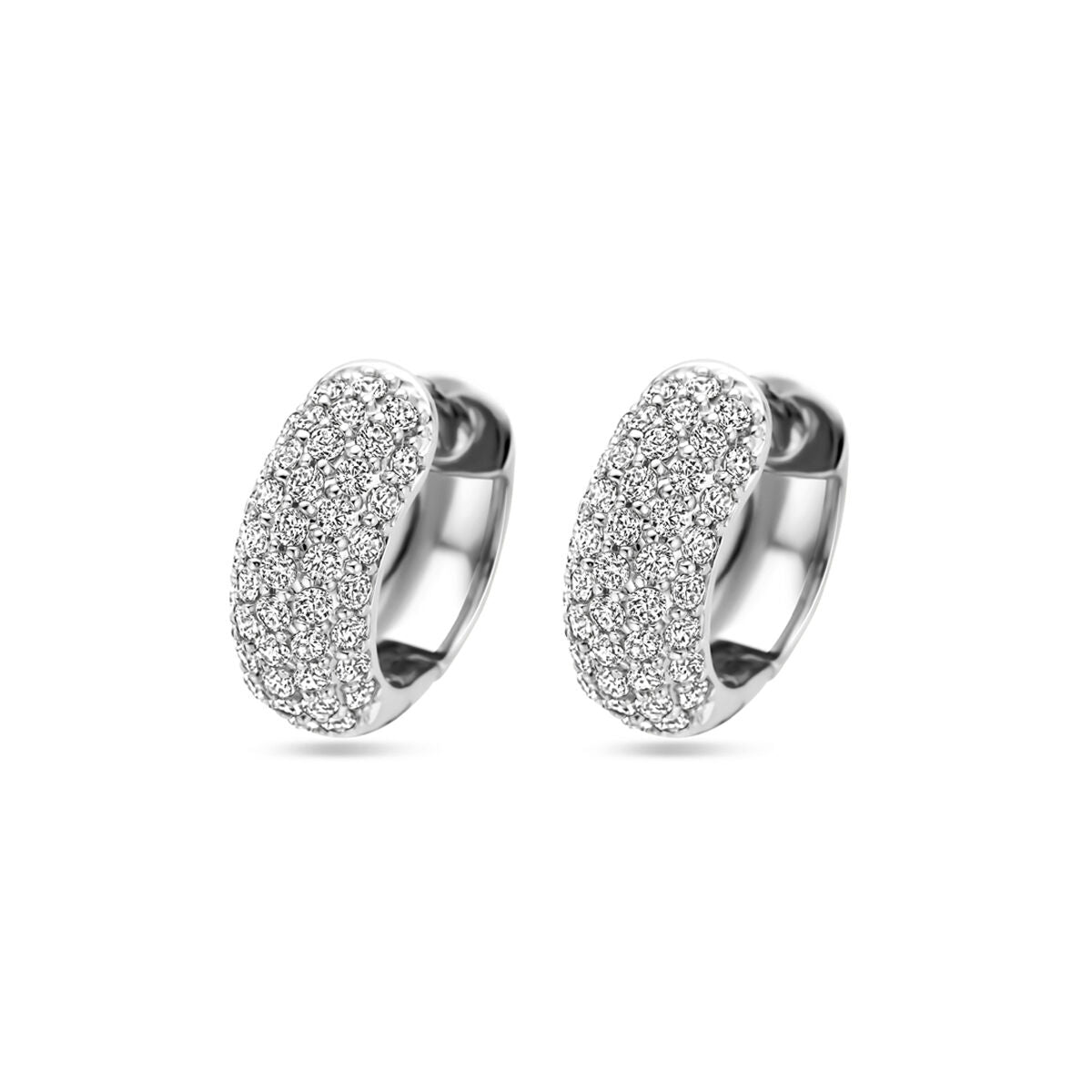 Boucles d'oreilles en argent rhodié ornées de zirconiums, de forme légèrement courbée et mesurant 16 mm.