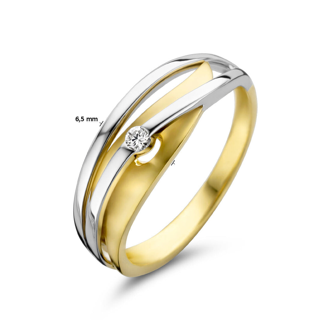 De Van der Kooij Collectie ring diamant 0.04ct H SI in 14K bicolor geel/wit goud is een stijlvolle splitring van 6,5 mm breed met een kleine ronde diamant tussen de banden verwerkt.