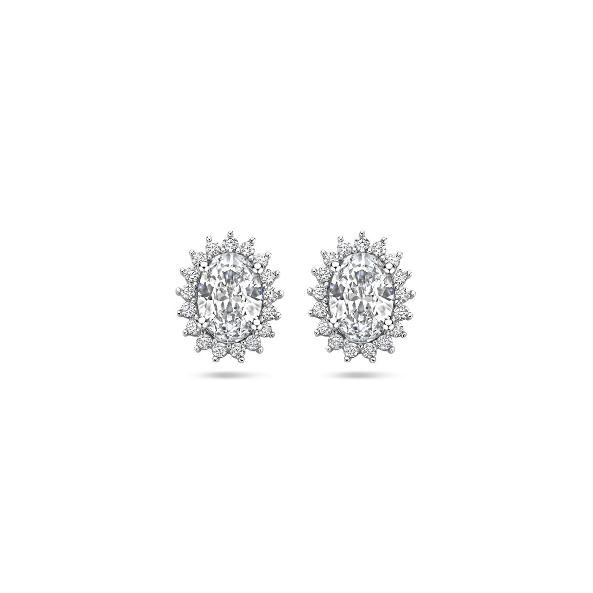 Boucles d'oreilles en argent rhodié ornées de zircons, forme ovale avec des éclats.