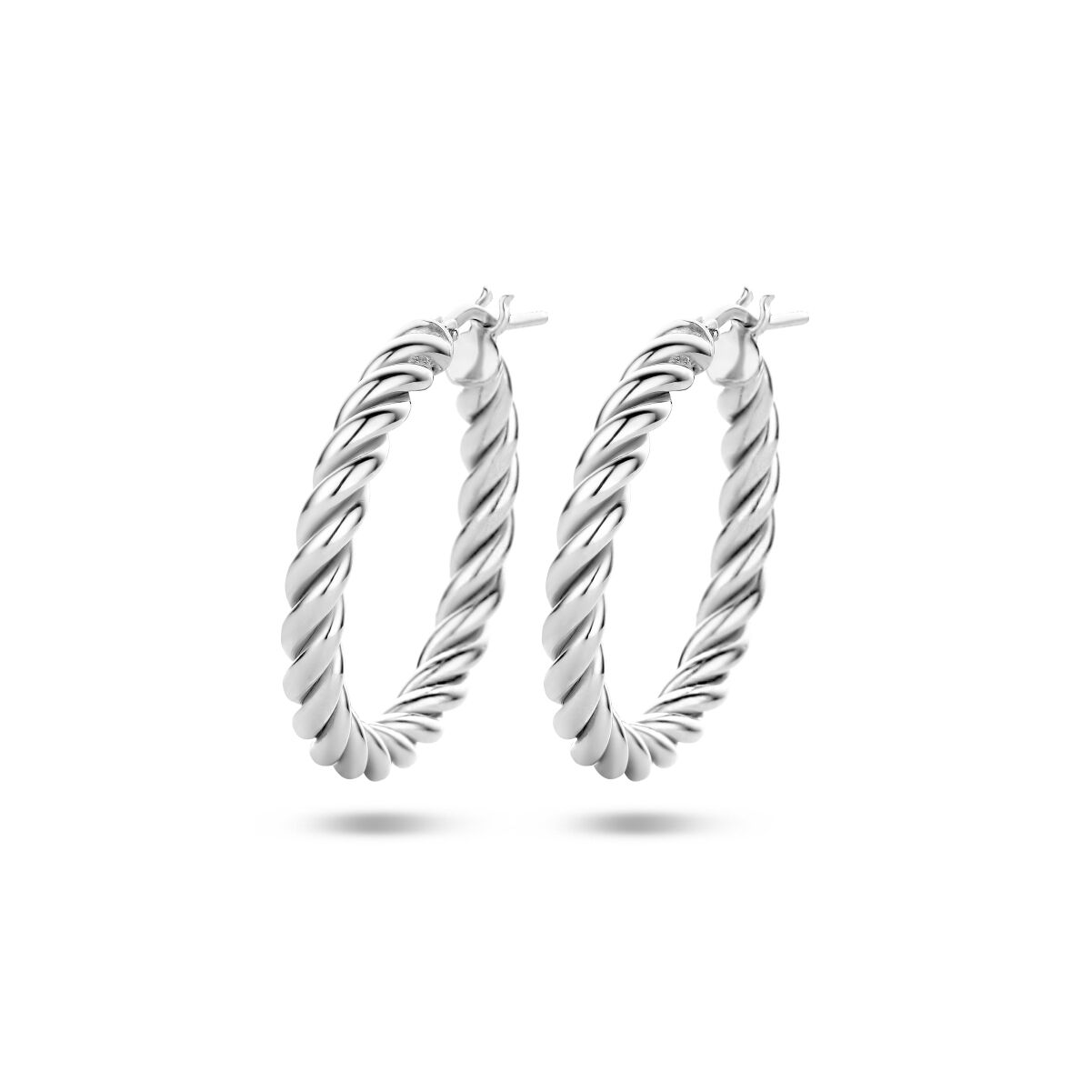 Boucles d'oreilles en argent rhodié, torsadées, de forme ronde.