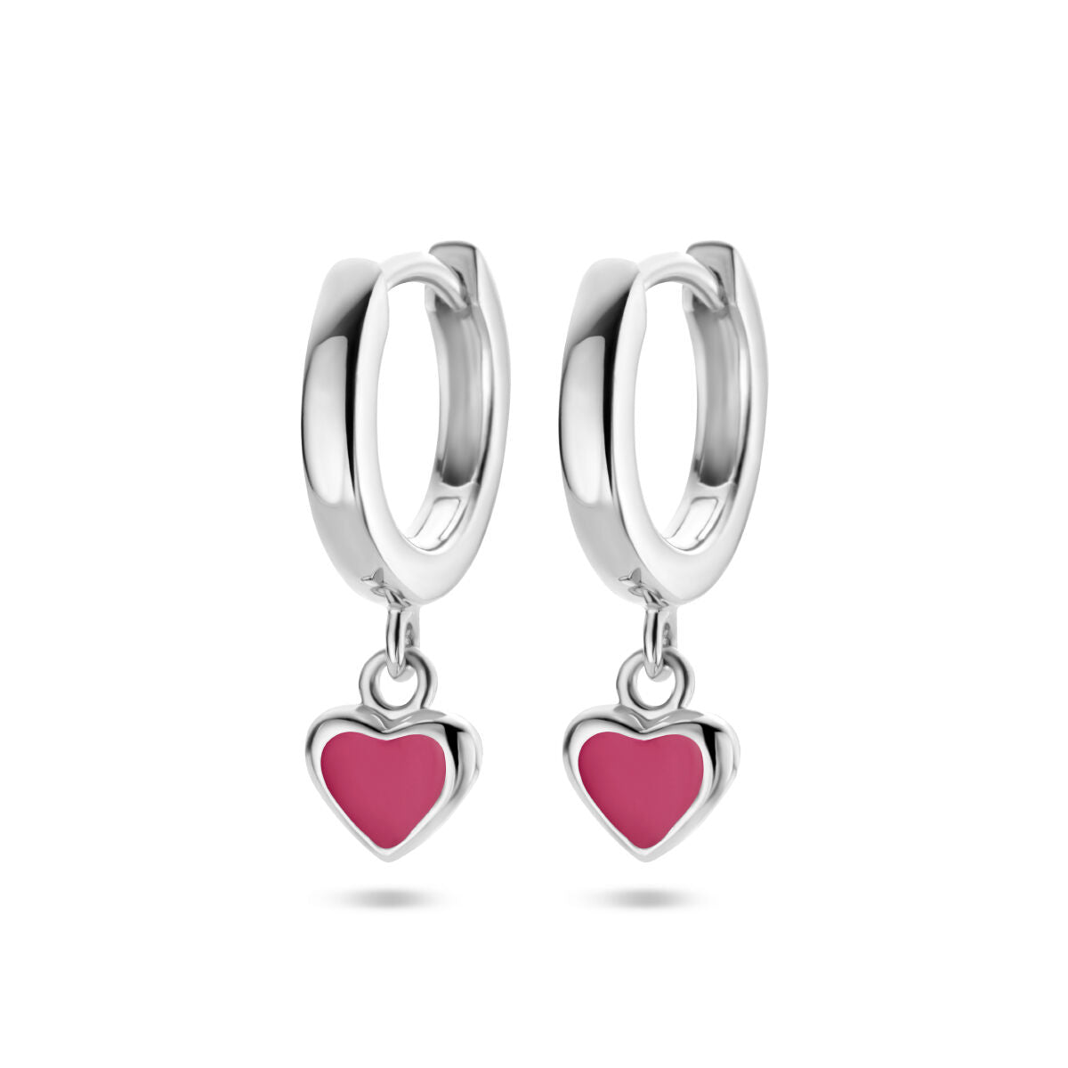 Boucles d'oreilles en argent rhodié avec pendentifs en forme de cœur rose.