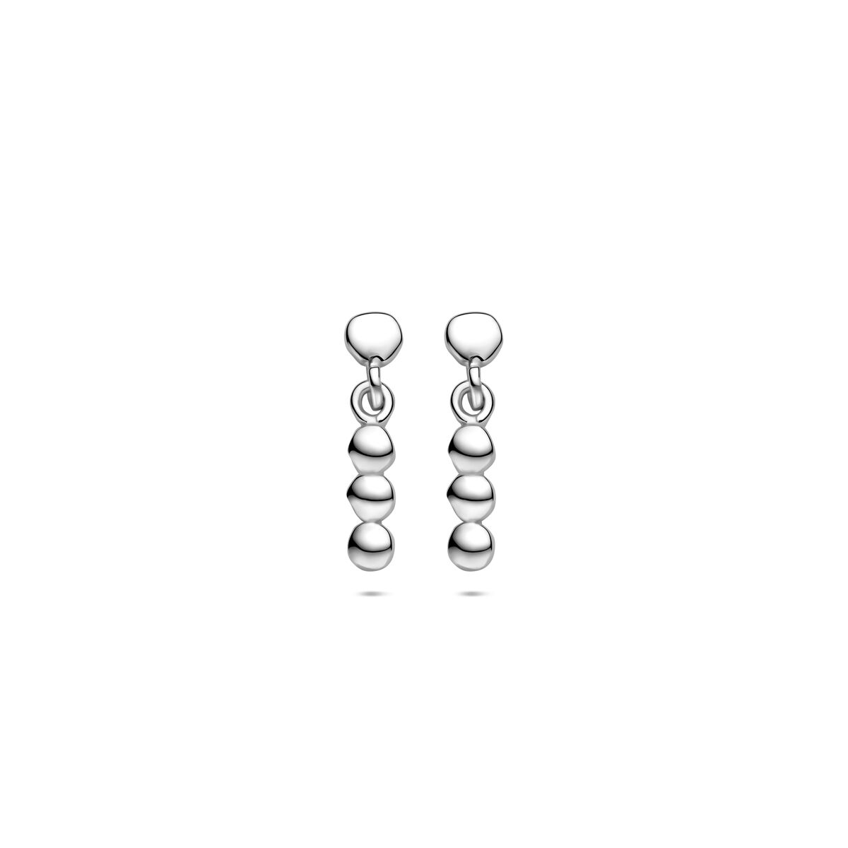 Boucles d'oreilles en argent rhodié 925, composées de trois perles suspendues.