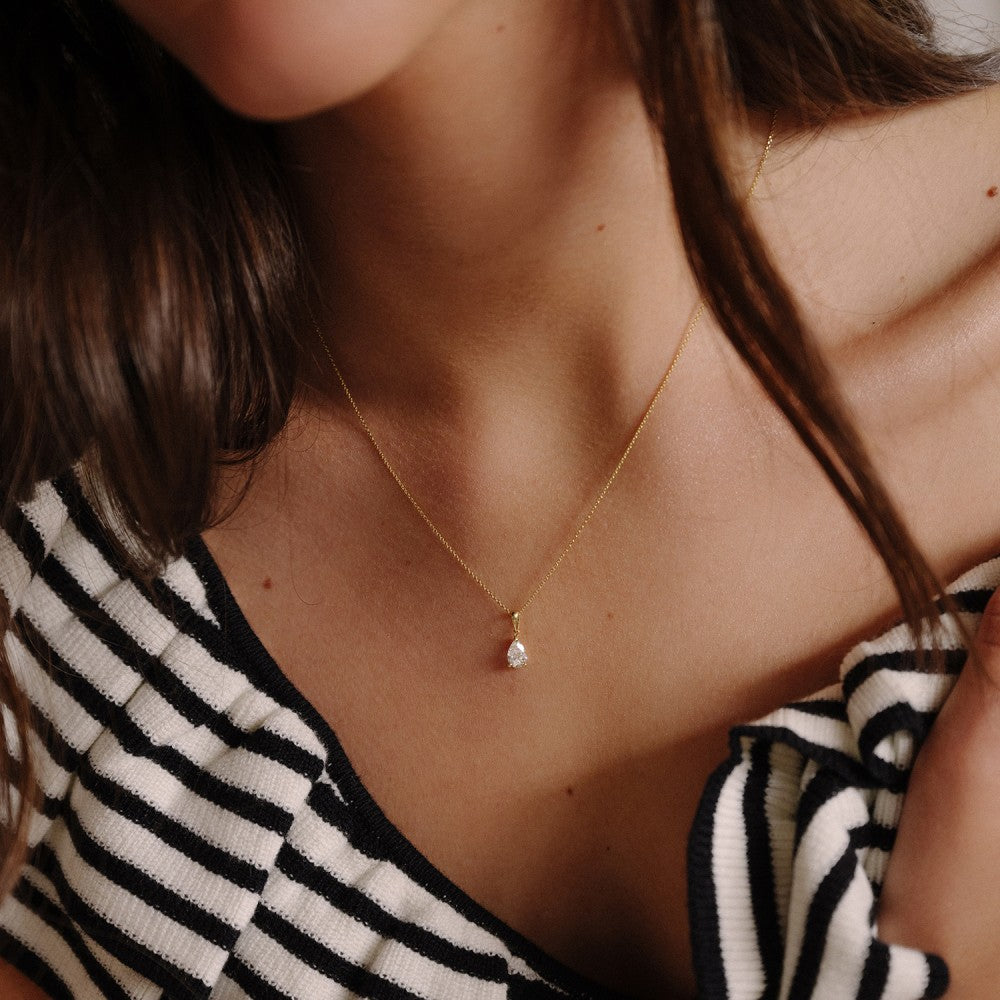 Collier Ava 0,50 crt. or blanc