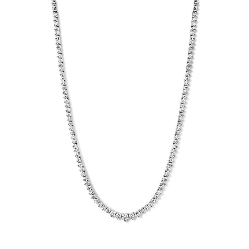 Collier en or blanc avec des diamants de 5,00 carats, design élégant et brillant.
