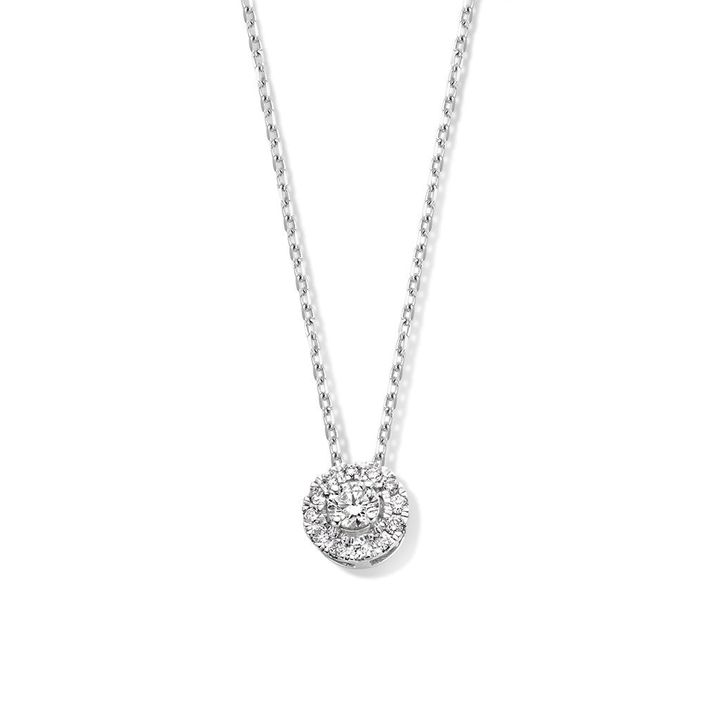 Collier en or blanc avec un pendentif rond serti de diamants de 0,20 carat.