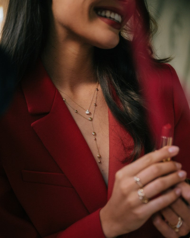 Collier Y en or jaune avec billes en or - Bijou élégant pour femme