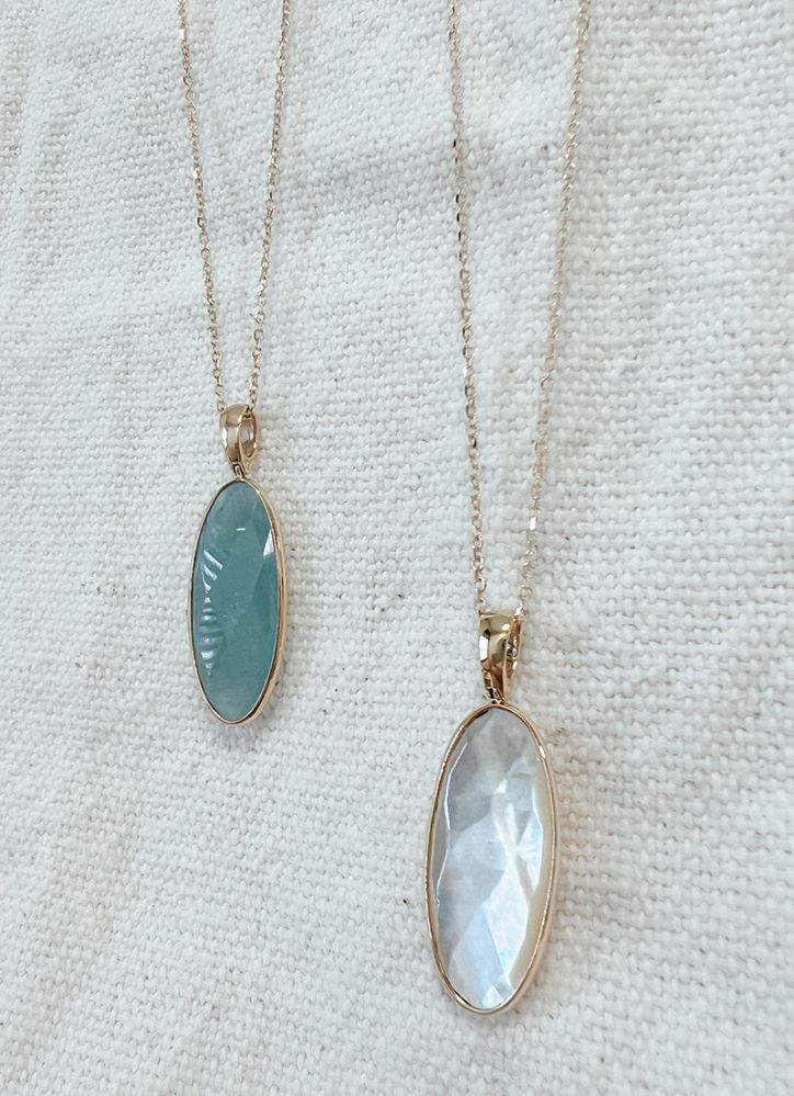 Collier en or jaune avec maille d'ancre et pendentif ovale en aquamarine – or 14 carats
