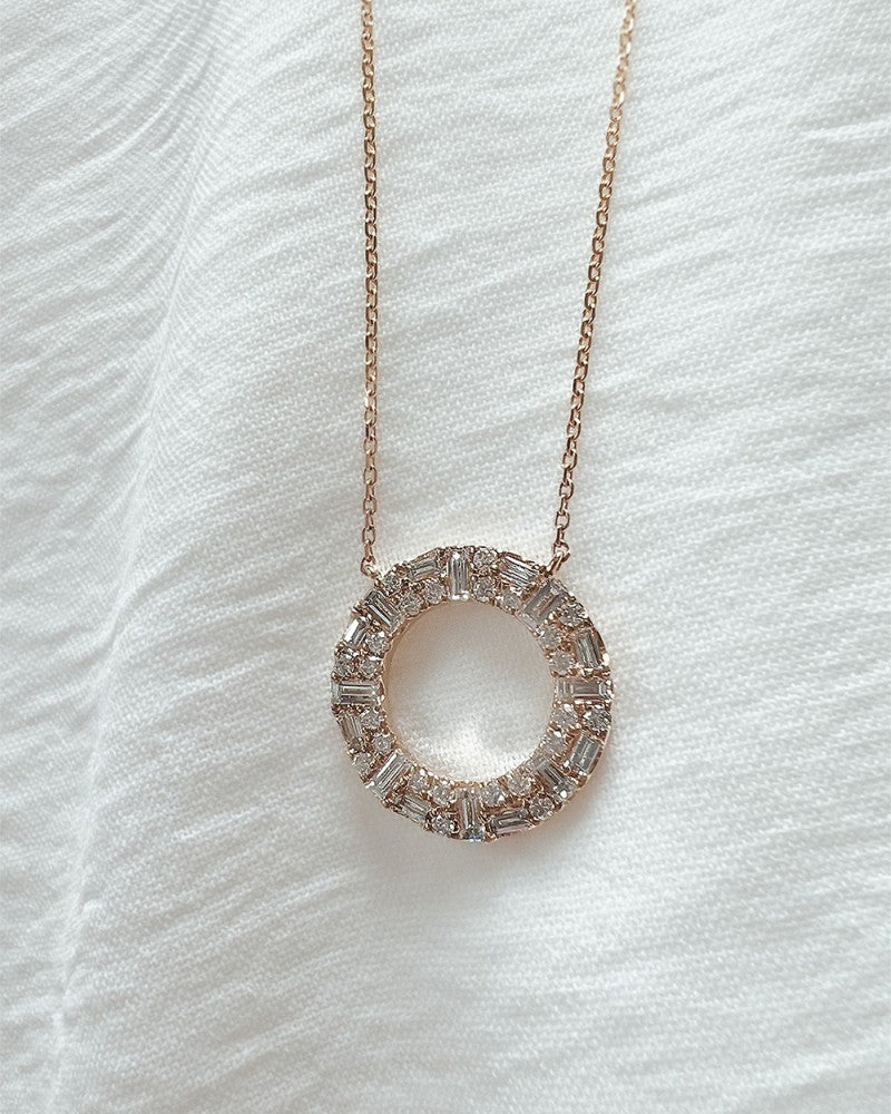 Collier en Or Jaune avec Pendentif Ouvert & Diamants – Or 14 Carats & 0,98 crt