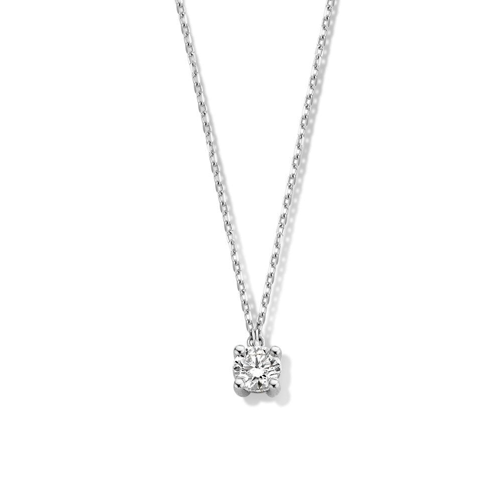Collier en or blanc avec un pendentif carré serti d'un diamant de 0,50 carat.