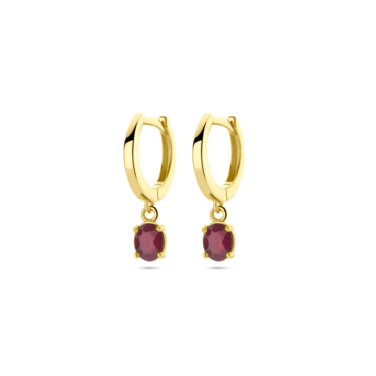 Boucles d'oreilles en or jaune 14K avec des rubis pendants de 19 mm.