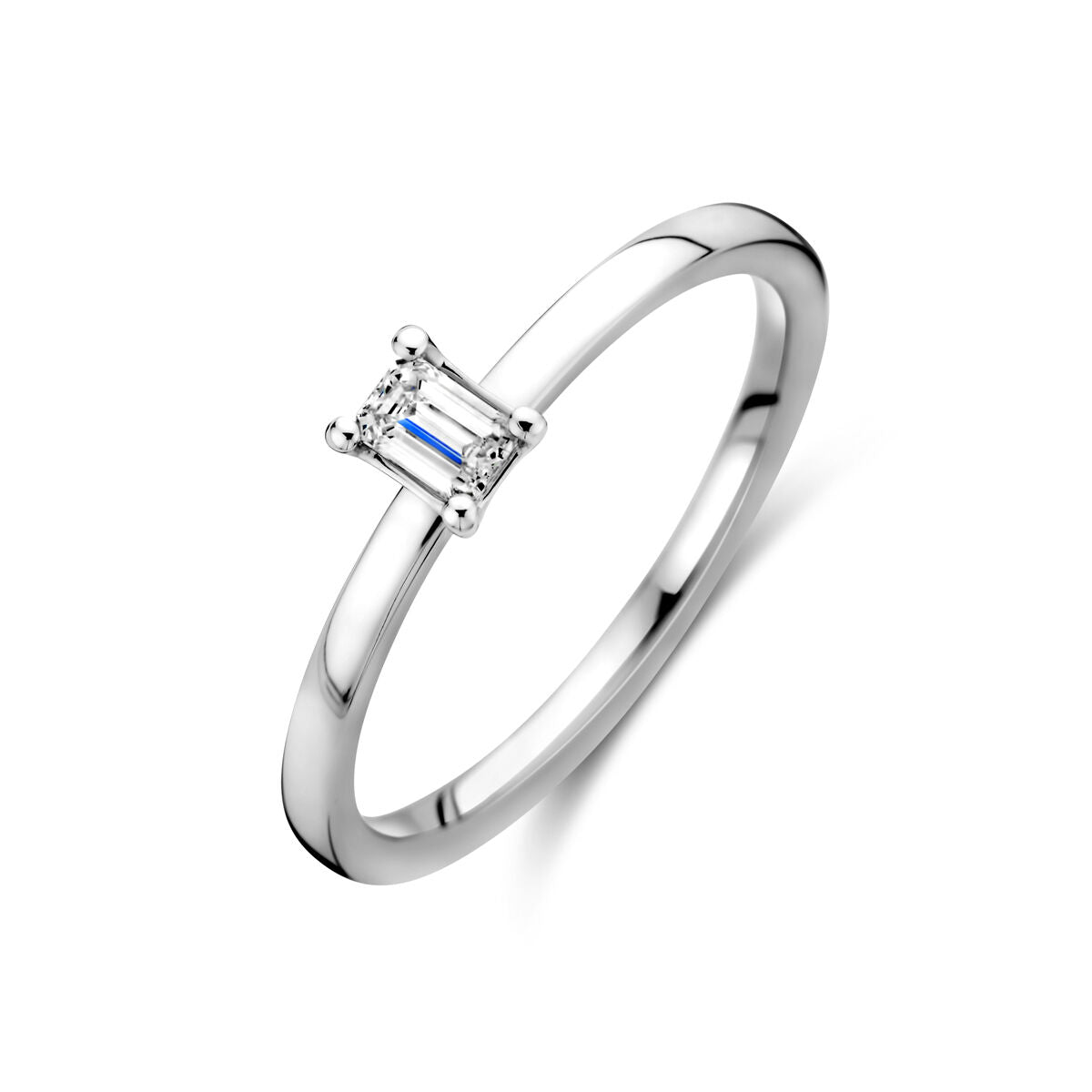 Platina ring met een vierkante diamant van 0.15 ct, met een heldere afwerking en een eenvoudige band.