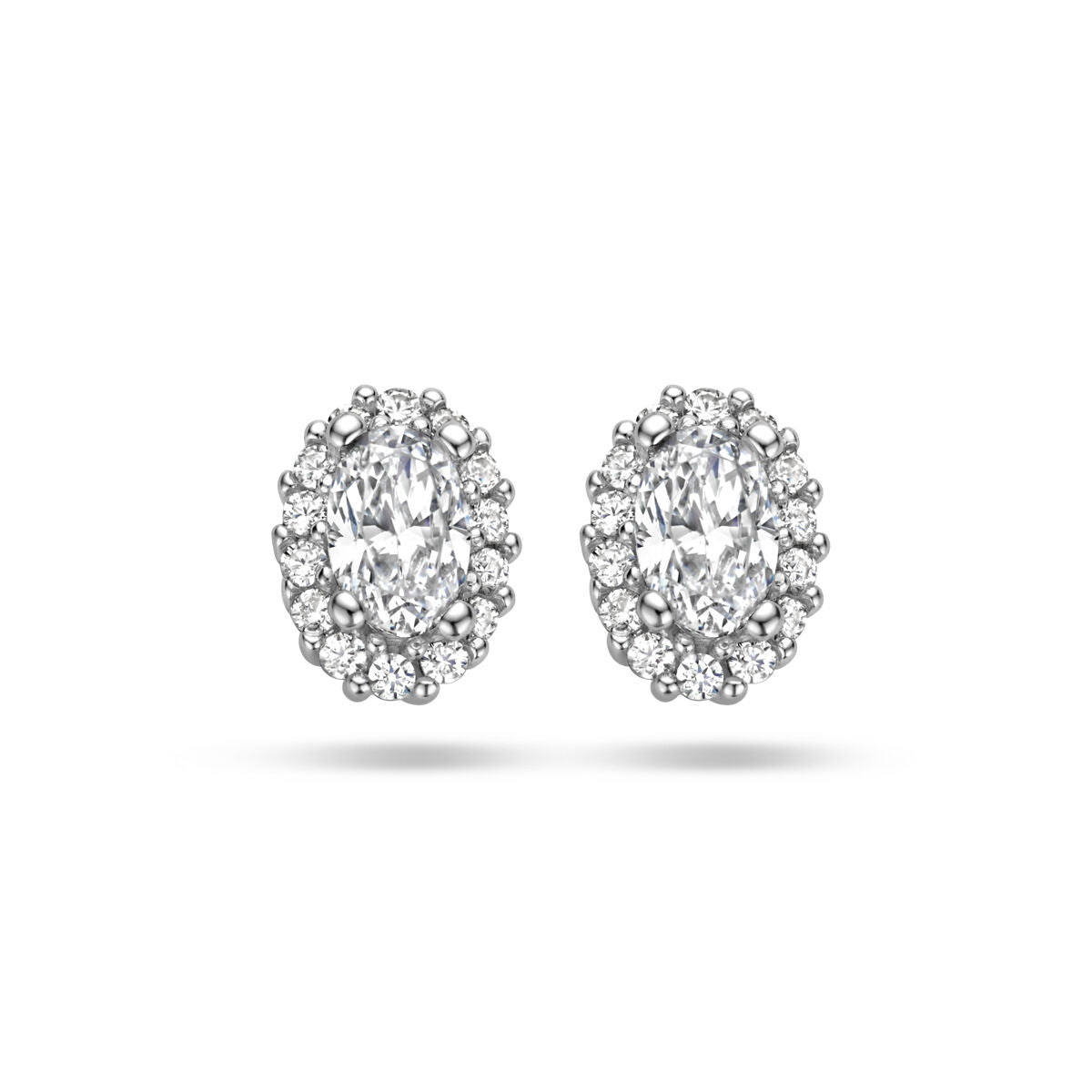 Boucles d'oreilles en argent rhodié ornées de zircones en halo.