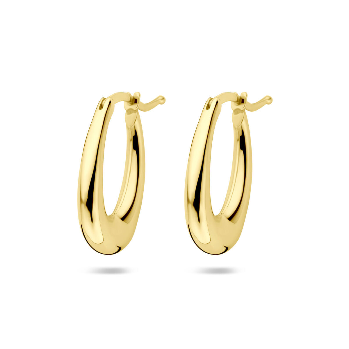 Boucles d'oreilles en or jaune 14 carats, de forme légèrement ondulée et brillante.