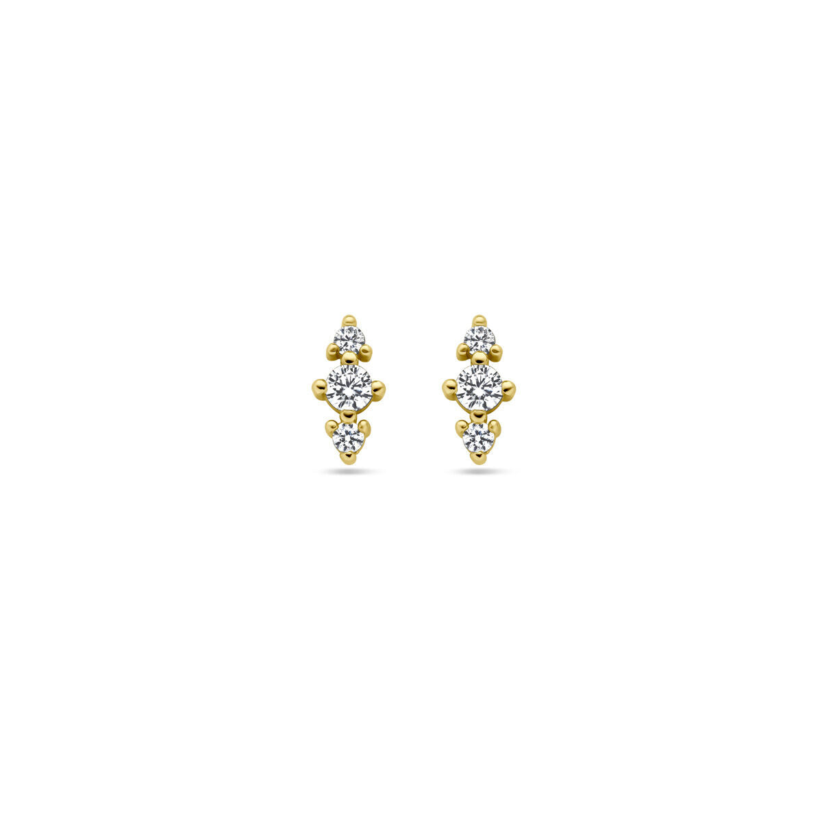 Boucles d'oreilles en argent doré avec zircons, présentant un design délicat à trois pierres.