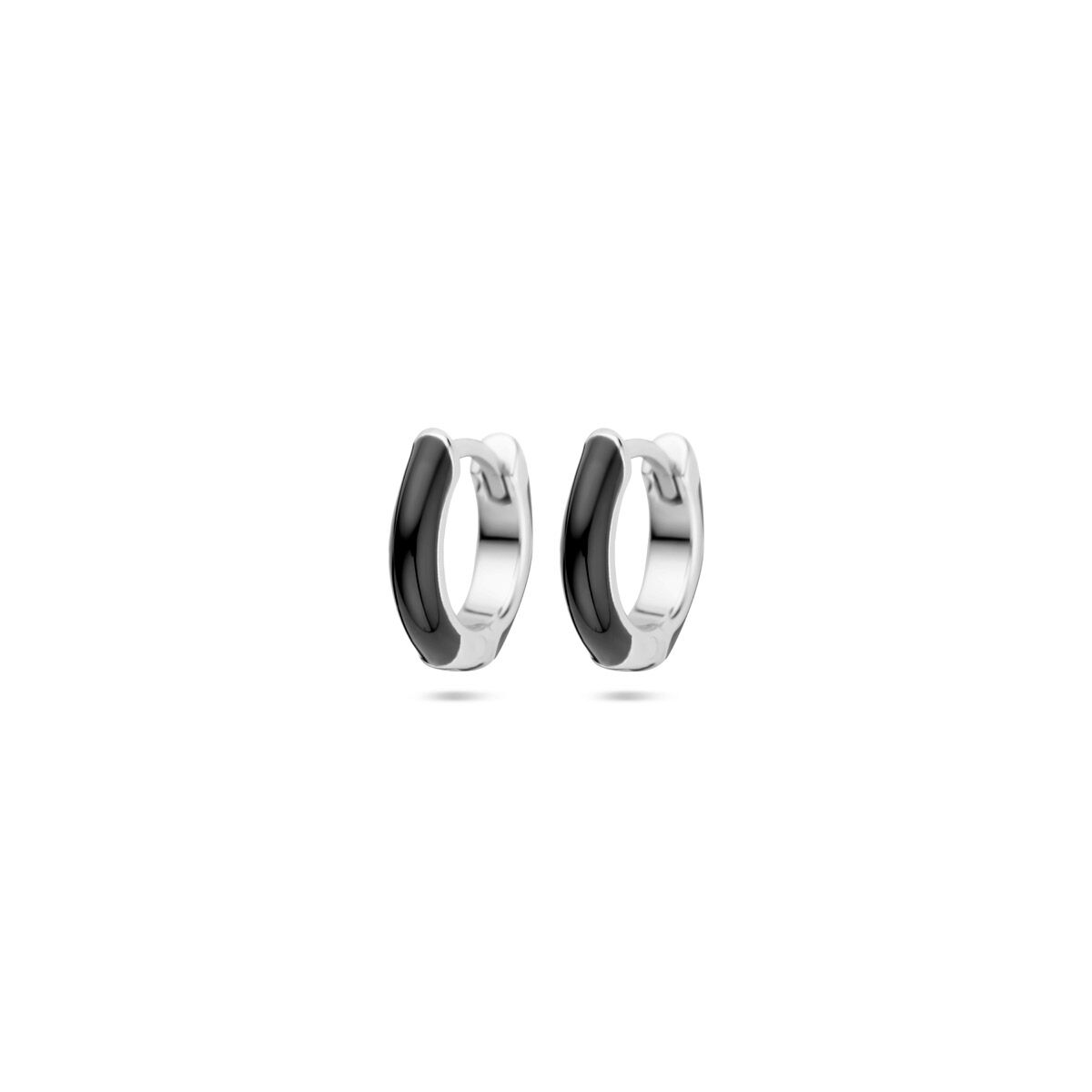 Boucles d'oreilles en argent rhodié avec émail noir, d'un diamètre de 10,5 mm.