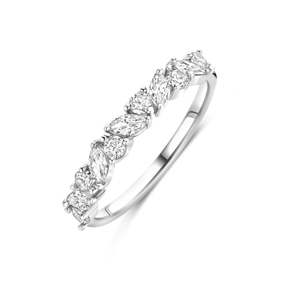 Bague en argent pour femme ornée de zirconiums en forme de marquise, largeur de 3,5 mm.