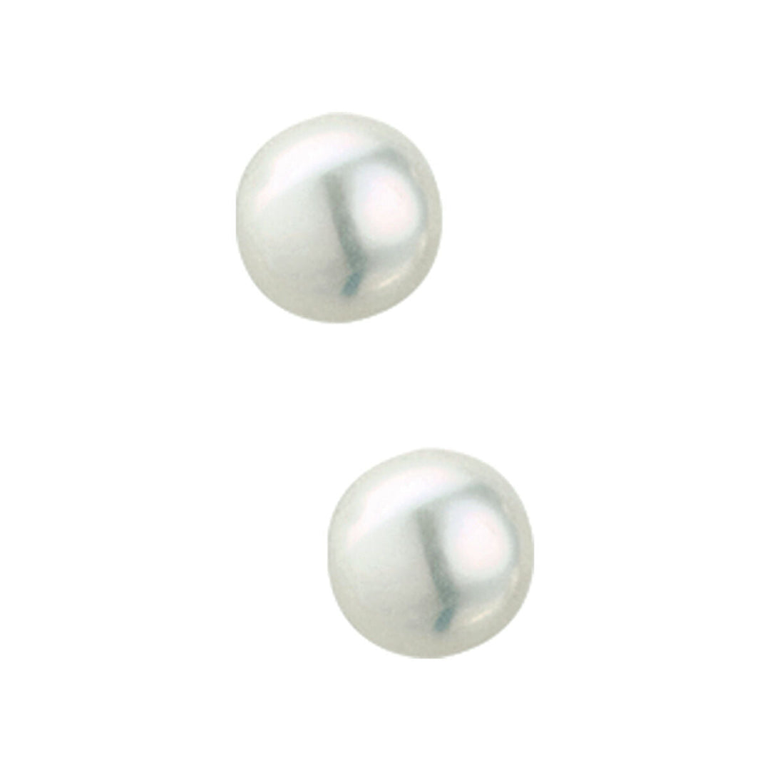 Twee ronde, witte zoetwaterparels met gladde oppervlakken en glanzende reflecties zijn verticaal afgebeeld op een witte achtergrond, ideaal om te zetten in Van der Kooij Collectie oorknoppen parel 14K geelgoud.