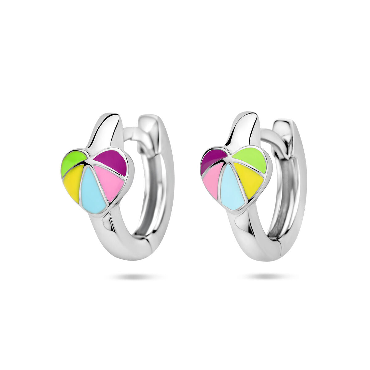 Boucles d'oreilles en argent rhodié en forme de cœur avec des motifs colorés.