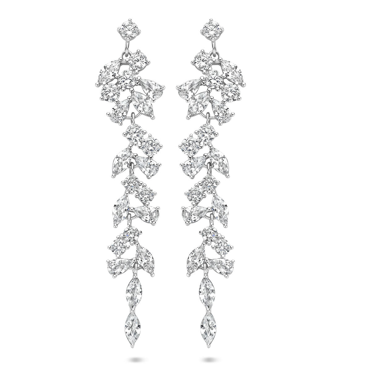 Boucles d'oreilles en argent rhodié ornées de zirconia, d'une longueur de 60 mm, avec un design floral.