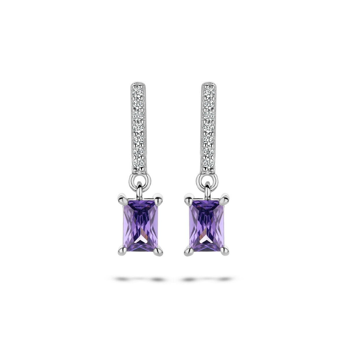 Boucles d'oreilles en argent rhodié avec des pierres améthystes et des zirconiums blancs.