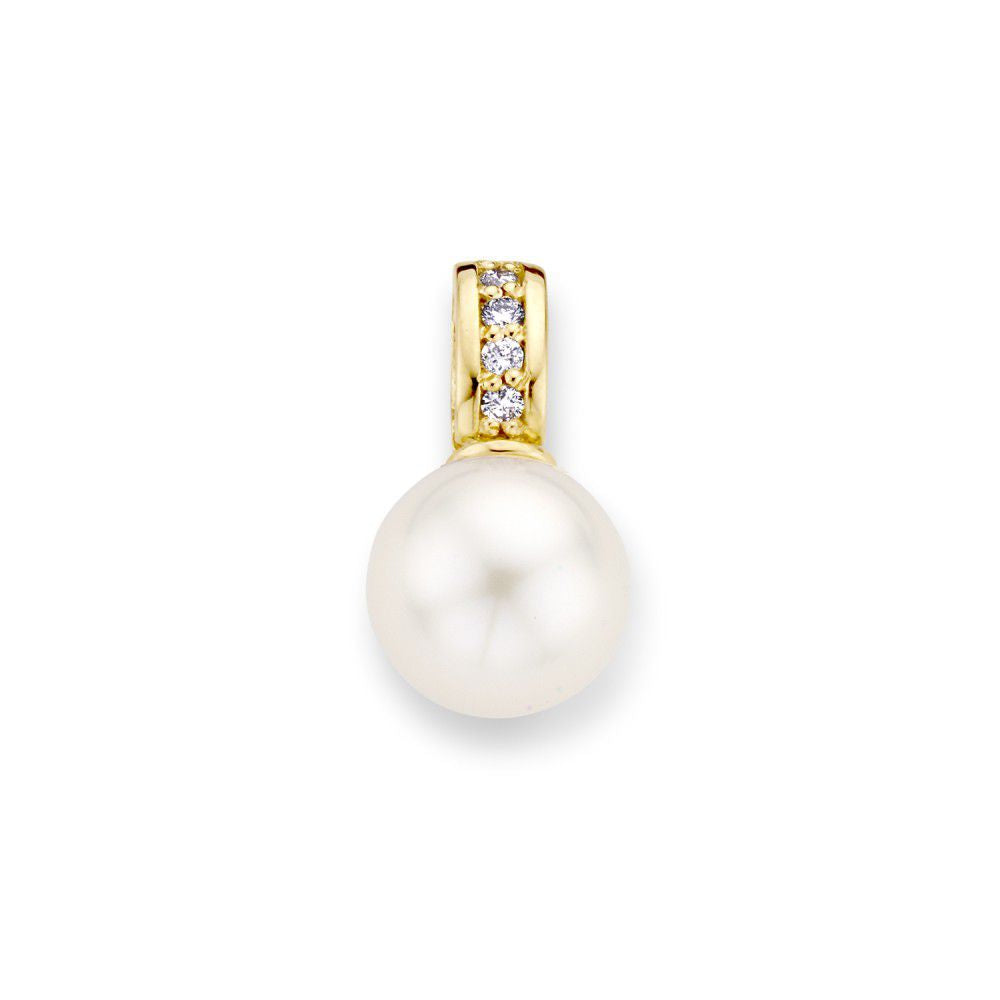 Pendentif en or jaune classique avec une perle d'eau douce et des diamants.