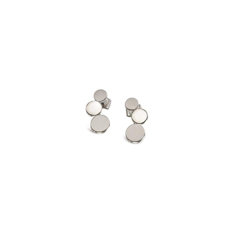 Boucles d'oreilles en titane avec des disques ronds et texturés.