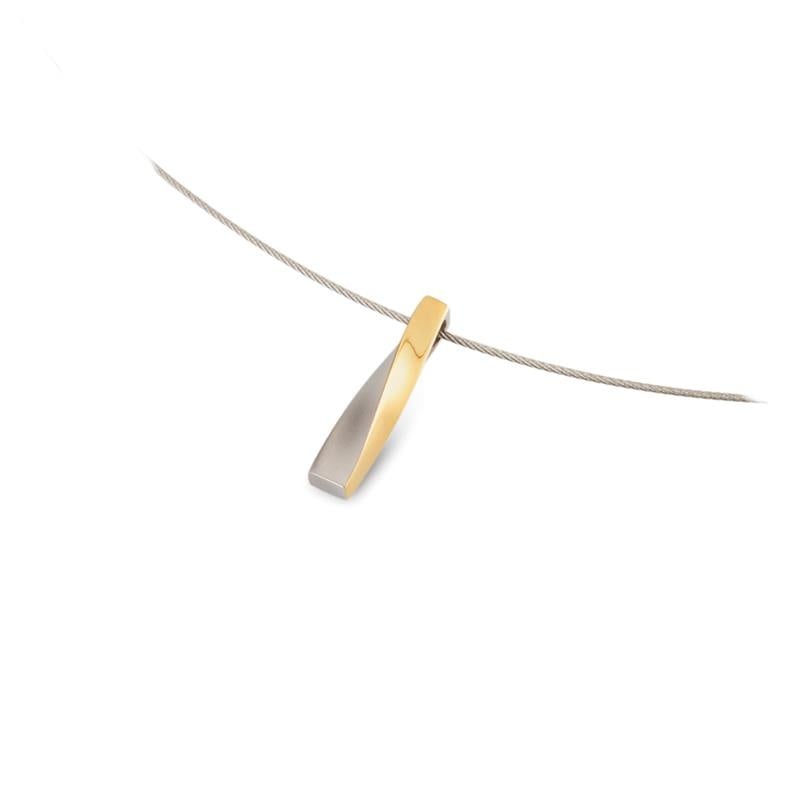 Pendentif bicolore en titane avec une finition brillante, forme allongée et lisse.