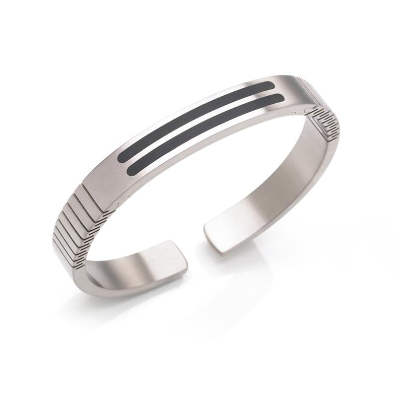 Bracelet jonc en titane avec des détails en émail noir.